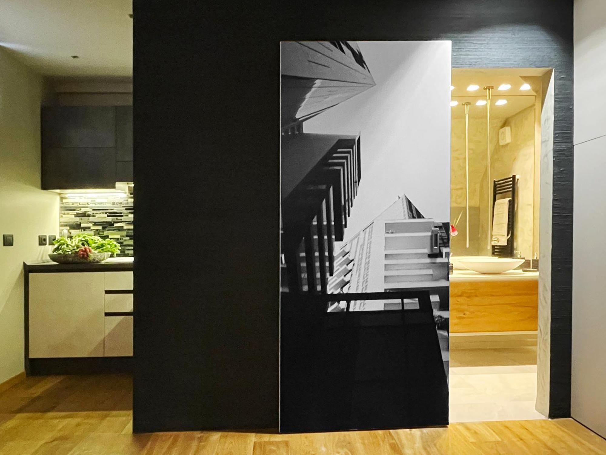 Luxury Artistic & Design In Historic Center, With Chromotherapy & Private Parking, Navigli - Bocconi * Milan